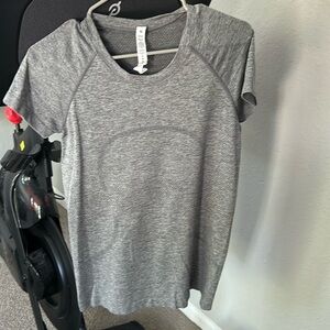 Lululemon swiftly short sleeve tee size 10